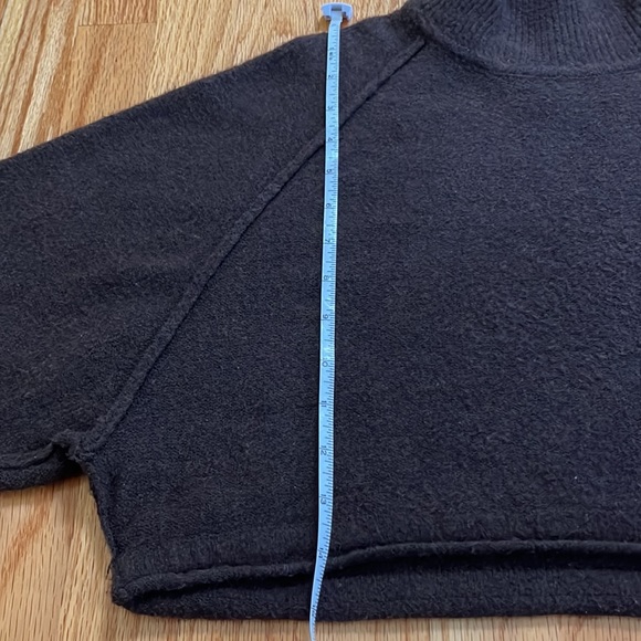 Urban Outfitters Kyla crop brown turtleneck sweater S - Picture 9 of 9